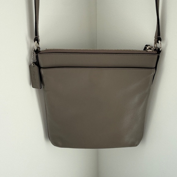 Coach Leather Crossbody in Grey with Silver Logo - Picture 5 of 7